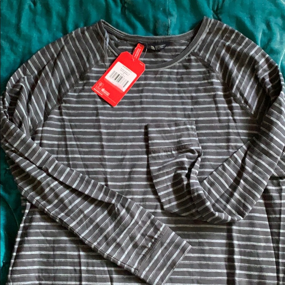 Northface Women’s Long-sleeved Shirt Sz XL